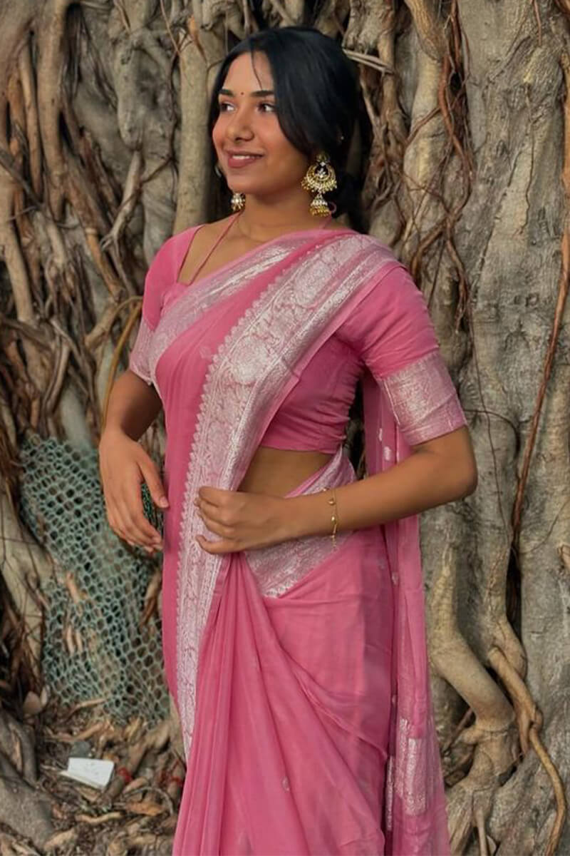 Green Embellished Banarasi Silk Blend Saree With Unstitched Blouse Piece