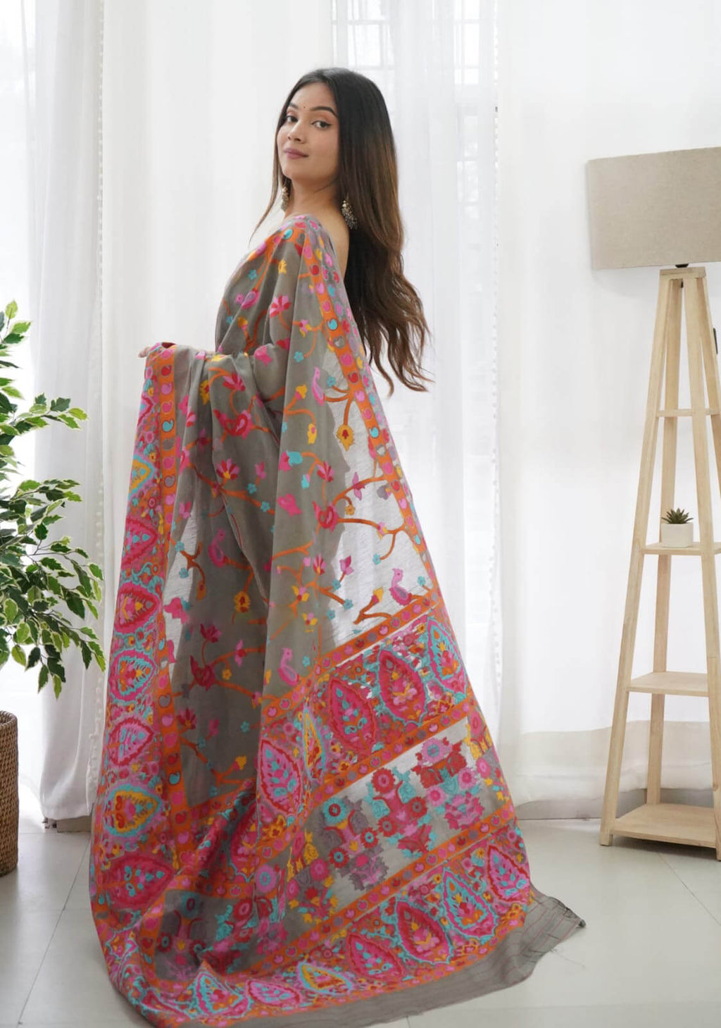 Green Embellished Banarasi Silk Blend Saree With Unstitched Blouse Piece